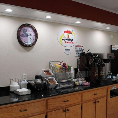 Super 8 By Wyndham Dothan Exterior photo